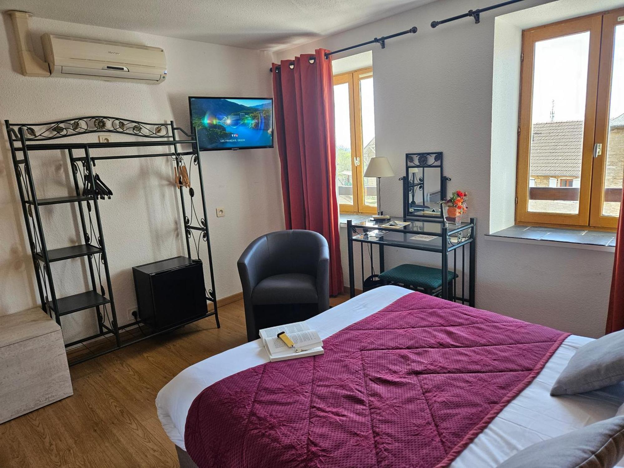 Le Val D'Amby Hotel Hieres-Sur-Amby Ngoại thất bức ảnh