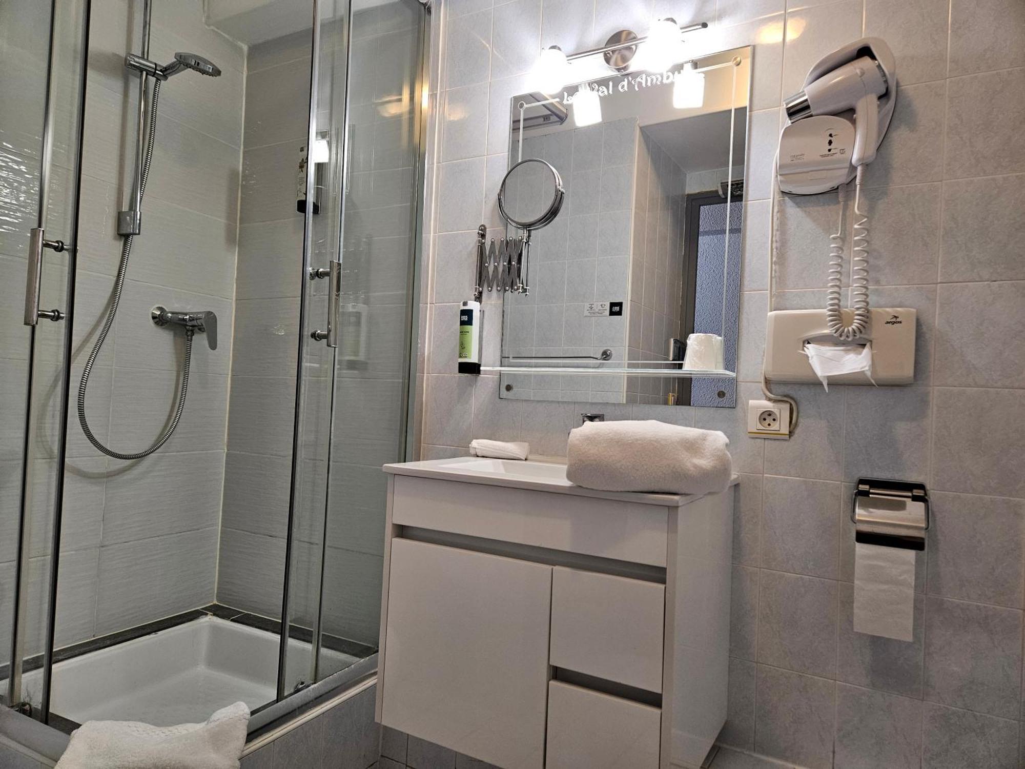 Le Val D'Amby Hotel Hieres-Sur-Amby Ngoại thất bức ảnh